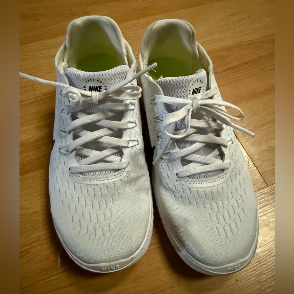 Nike Free RN 2018 Womens Size 6 White Black Athletic Shoes Sneakers 942837-100